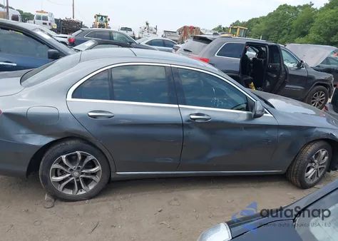 2017 Mercedes-Benz C 300 4Matic/Luxury 4Matic/Sport 4Matic from USA, damaged, VIN 55SWF4KB2HU208715